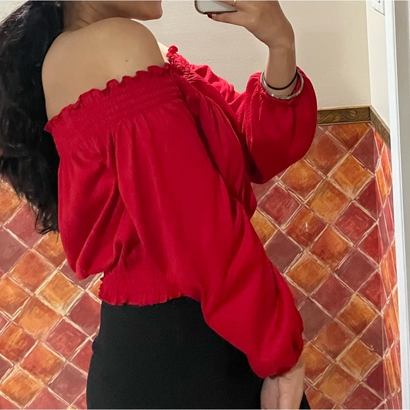 Red cropped blouse - Picture 6 of 6